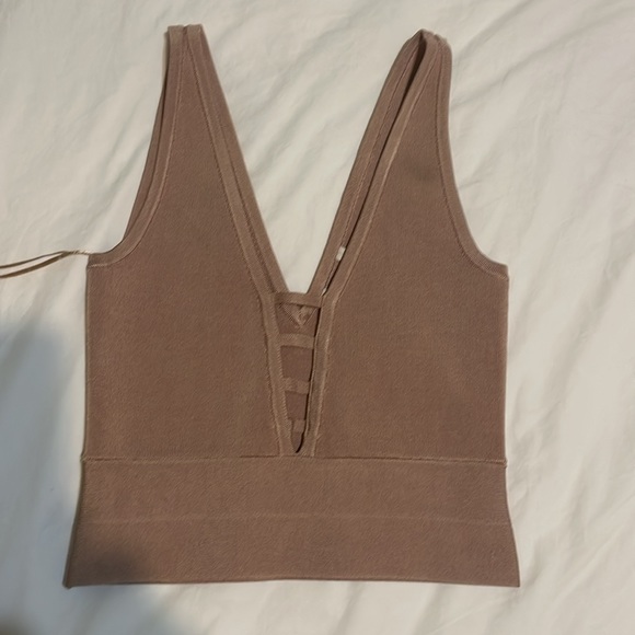 Guess Bandage Crop Top Size XS - Picture 3 of 9